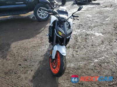 Drugie zdjęcie samochodu z przodu: 2019 YAMAHA MT09 VIN:JYARN53E2KA006355 - miniatura