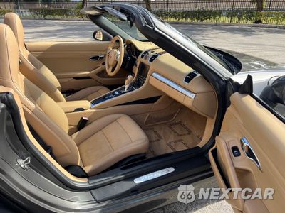 Piąte zdjęcie samochodu w środku: 2013 PORSCHE BOXSTER S VIN:WP0CB2A89DS133325 - miniatura