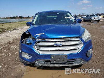 Piąte zdjęcie samochodu w środku: 2017 FORD ESCAPE SE VIN:1FMCU0GDXHUB42639 - miniatura