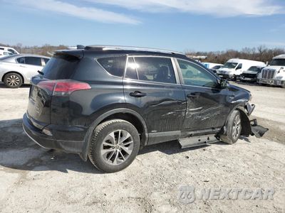 Trzecie zdjęcie samochodu z tyłu: 2018 TOYOTA RAV4 HV LE VIN:JTMRJREV5JD156655 - miniatura