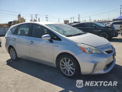Czwarte zdjęcie samochodu z boku: 2012 TOYOTA PRIUS V VIN:JTDZN3EU5C3031561 - miniatura