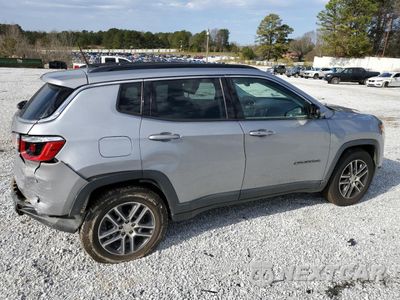 Trzecie zdjęcie samochodu z tyłu: 2019 JEEP COMPASS LATITUDE VIN:3C4NJCBB3KT615876 - miniatura