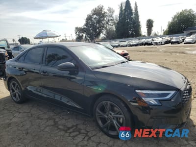 Czwarte zdjęcie samochodu z boku: 2024 AUDI A3 PREMIUM VIN:WAUGUDGY9RA042466 - miniatura