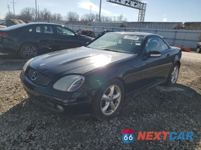 2001 MERCEDES-BENZ SLK 320 WDBKK65F81F229400 - główne zdjęcie licytacji z USA - miniatura
