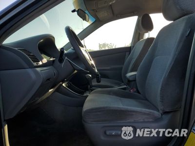 Zdjęcie 7 z 12 samochodu: 2004 TOYOTA CAMRY LE VIN:JTDBE30KX40268217 - miniatura