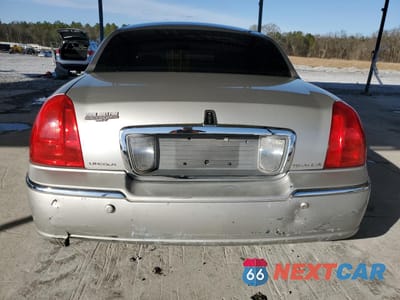 Zdjęcie 6 z 14 samochodu: 2003 LINCOLN TOWN CAR SIGNATURE VIN:1LNHM82W93Y653175 - miniatura