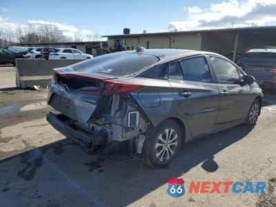 Trzecie zdjęcie samochodu z tyłu: 2022 TOYOTA PRIUS PRIME XLE VIN:JTDKAMFP8N3223474 - miniatura