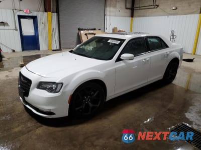 2023 CHRYSLER 300 S 2C3CCAGGXPH588402 - główne zdjęcie licytacji z USA - miniatura