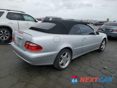 Trzecie zdjęcie samochodu z tyłu: 2001 MERCEDES-BENZ CLK 320 VIN:WDBLK65G91T068487 - miniatura