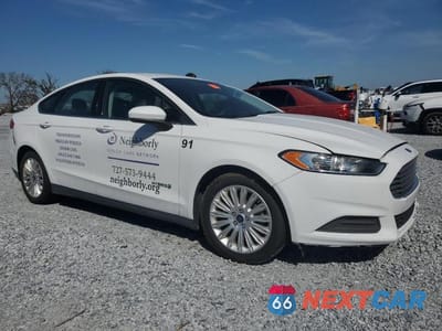 Czwarte zdjęcie samochodu z boku: 2015 FORD FUSION S HYBRID VIN:3FA6P0UU1FR106216 - miniatura