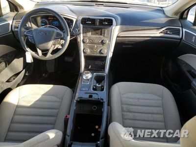 Zdjęcie 8 z 12 samochodu: 2017 FORD FUSION S VIN:3FA6P0G71HR411322 - miniatura
