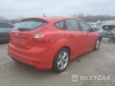 Trzecie zdjęcie samochodu z tyłu: 2014 FORD FOCUS SE VIN:1FADP3K24EL321144 - miniatura