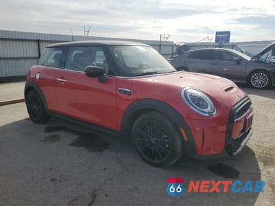 Czwarte zdjęcie samochodu z boku: 2023 MINI COOPER S VIN:WMW53DH01P2S94268 - miniatura