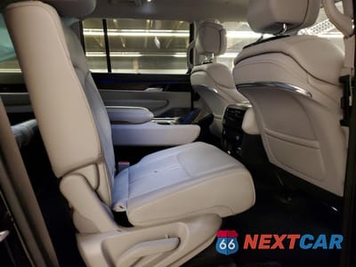 Zdjęcie 11 z 15 samochodu: 2024 JEEP GRAND WAGONEER L SERIES I VIN:1C4SJSEP8RS105216 - miniatura