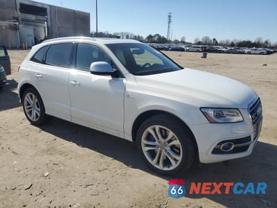 Czwarte zdjęcie samochodu z boku: 2015 AUDI SQ5 PRESTIGE VIN:WA1VGAFP7FA089929 - miniatura