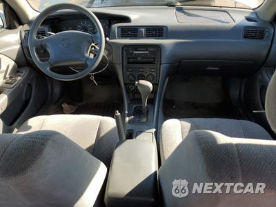 Zdjęcie 8 z 14 samochodu: 2001 TOYOTA CAMRY CE VIN:4T1BG22K01U061854 - miniatura