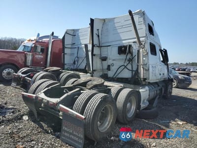 Czwarte zdjęcie samochodu z boku: 2020 VOLVO VN SEMI TRUCK VIN:4V4NC9EJXLN231003 - miniatura