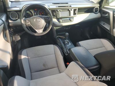 Zdjęcie 8 z 13 samochodu: 2017 TOYOTA RAV4 XLE VIN:JTMWFREV8HD092884 - miniatura