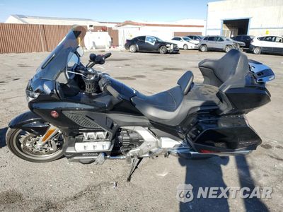 Trzecie zdjęcie samochodu z tyłu: 2019 HONDA GL1800 D VIN:JH2SC7955KK101105 - miniatura
