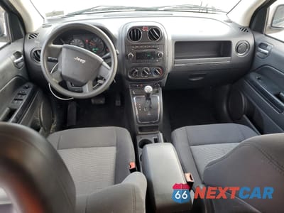Zdjęcie 8 z 15 samochodu: 2009 JEEP COMPASS SPORT VIN:1J4FT47A79D124239 - miniatura
