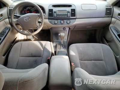 Zdjęcie 8 z 12 samochodu: 2005 TOYOTA CAMRY LE VIN:4T1BE32K05U049088 - miniatura