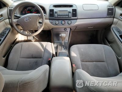Zdjęcie 8 z 12 samochodu: 2005 TOYOTA CAMRY LE VIN:4T1BE32K05U049088 - miniatura