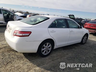 Trzecie zdjęcie samochodu z tyłu: 2011 TOYOTA CAMRY BASE VIN:4T1BF3EKXBU612085 - miniatura