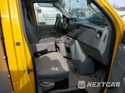 Piąte zdjęcie samochodu w środku: 2016 FORD ECONOLINE E350 SUPER DUTY CUTAWAY VAN VIN:1FDWE3FS0GDC37771 - miniatura