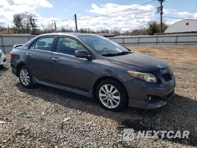 Czwarte zdjęcie samochodu z boku: 2010 TOYOTA COROLLA BASE VIN:1NXBU4EE8AZ364908 - miniatura