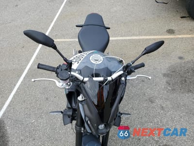 Piąte zdjęcie samochodu w środku: 2022 YAMAHA MT09 C VIN:JYARN71Y4NA000599 - miniatura