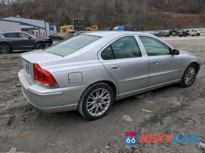 Trzecie zdjęcie samochodu z tyłu: 2005 VOLVO S60 T5 VIN:YV1RS547652456564 - miniatura