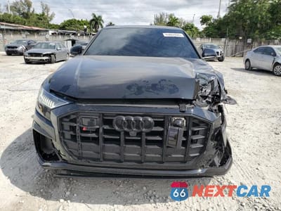 Piąte zdjęcie samochodu w środku: 2023 AUDI SQ8 PRESTIGE VIN:WA1CWBF19PD045927 - miniatura