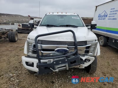 Piąte zdjęcie samochodu w środku: 2018 FORD F450 SUPER DUTY VIN:1FT8W4DT7JEB46560 - miniatura