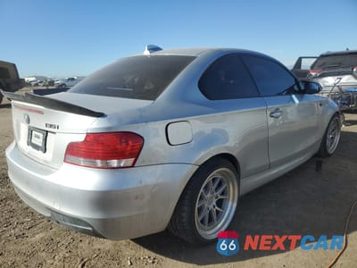 Trzecie zdjęcie samochodu z tyłu: 2009 BMW 135 I VIN:WBAUC73589VK94561 - miniatura