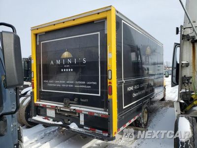 Czwarte zdjęcie samochodu z boku: 2016 FORD ECONOLINE E350 SUPER DUTY CUTAWAY VAN VIN:1FDWE3FS0GDC37771 - miniatura