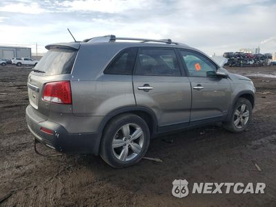 Trzecie zdjęcie samochodu z tyłu: 2012 KIA SORENTO EX VIN:5XYKUDA62CG306560 - miniatura