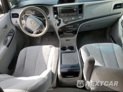 Zdjęcie 8 z 14 samochodu: 2011 TOYOTA SIENNA LE VIN:5TDKK3DC2BS010828 - miniatura