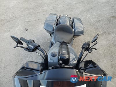Piąte zdjęcie samochodu w środku: 2022 HARLEY DAVIDSON FLTRXST VIN:1HD1ACL13NB635778 - miniatura