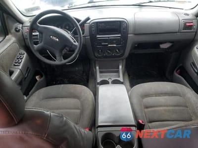 Zdjęcie 8 z 14 samochodu: 2005 FORD EXPLORER XLS VIN:1FMZU62K65UA57926 - miniatura