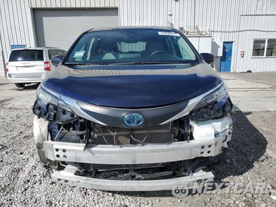 Piąte zdjęcie samochodu w środku: 2021 TOYOTA SIENNA XLE VIN:5TDYSKFC8MS032403 - miniatura