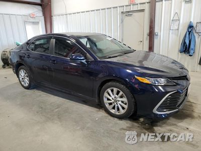 Czwarte zdjęcie samochodu z boku: 2021 TOYOTA CAMRY LE VIN:4T1C11AK6MU458586 - miniatura