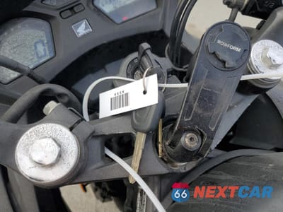 Zdjęcie 8 z 9 samochodu: 2015 HONDA CBR650 F VIN:MLHRC7419F5100035 - miniatura