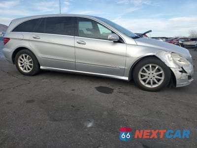 Czwarte zdjęcie samochodu z boku: 2006 MERCEDES-BENZ R 350 VIN:4JGCB65E26A017847 - miniatura
