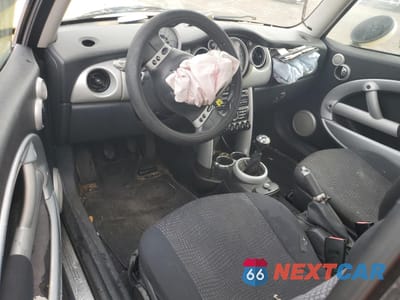 Zdjęcie 8 z 12 samochodu: 2004 MINI COOPER VIN:WMWRC33484TC54056 - miniatura