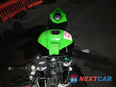 Piąte zdjęcie samochodu w środku: 2020 KAWASAKI ZX1002 VIN:JKBZXVF12LA003244 - miniatura