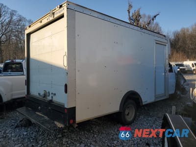 Trzecie zdjęcie samochodu z tyłu: 2022 CHEVROLET EXPRESS G3500 VIN:1GB3GSC75N1265001 - miniatura