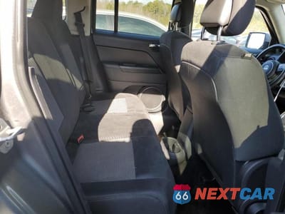 Zdjęcie 10 z 12 samochodu: 2014 JEEP PATRIOT LATITUDE VIN:1C4NJPFA4ED619678 - miniatura