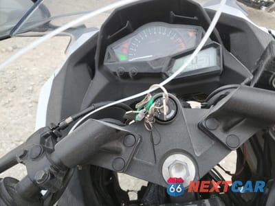 Zdjęcie 8 z 9 samochodu: 2014 KAWASAKI EX300 B VIN:JKAEX8B12EDA08393 - miniatura