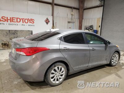 Trzecie zdjęcie samochodu z tyłu: 2013 HYUNDAI ELANTRA GLS VIN:5NPDH4AE8DH186374 - miniatura