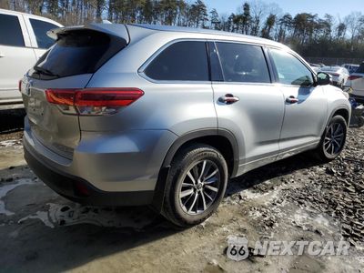 Trzecie zdjęcie samochodu z tyłu: 2018 TOYOTA HIGHLANDER SE VIN:5TDJZRFH3JS543420 - miniatura